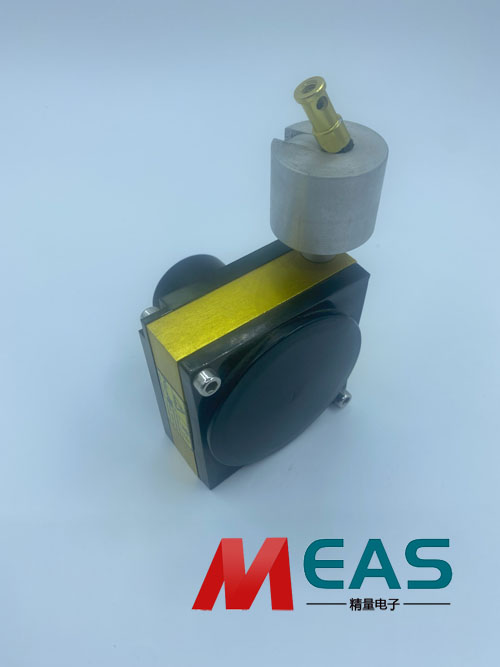 ���Kλ�Ƃ�����ͨ�^��ֵƫ��չ�F(xi��n)���λ���ľ���(zh��n)��